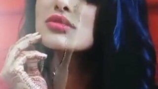 Hot busty Chandrika Ravi Molla Thevidiya ku Kanji deep cleavage, DeepHot.Link