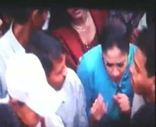 Jyothika Bouncing Ass Video Download - Jyothika boobs pressed public video â€“ DeepHot.Link